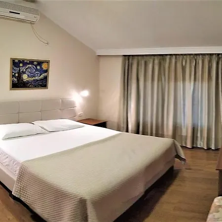 Viktoria 3*