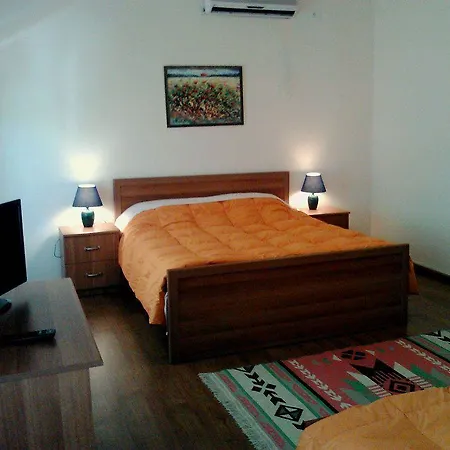 Viktoria Hotel 3*